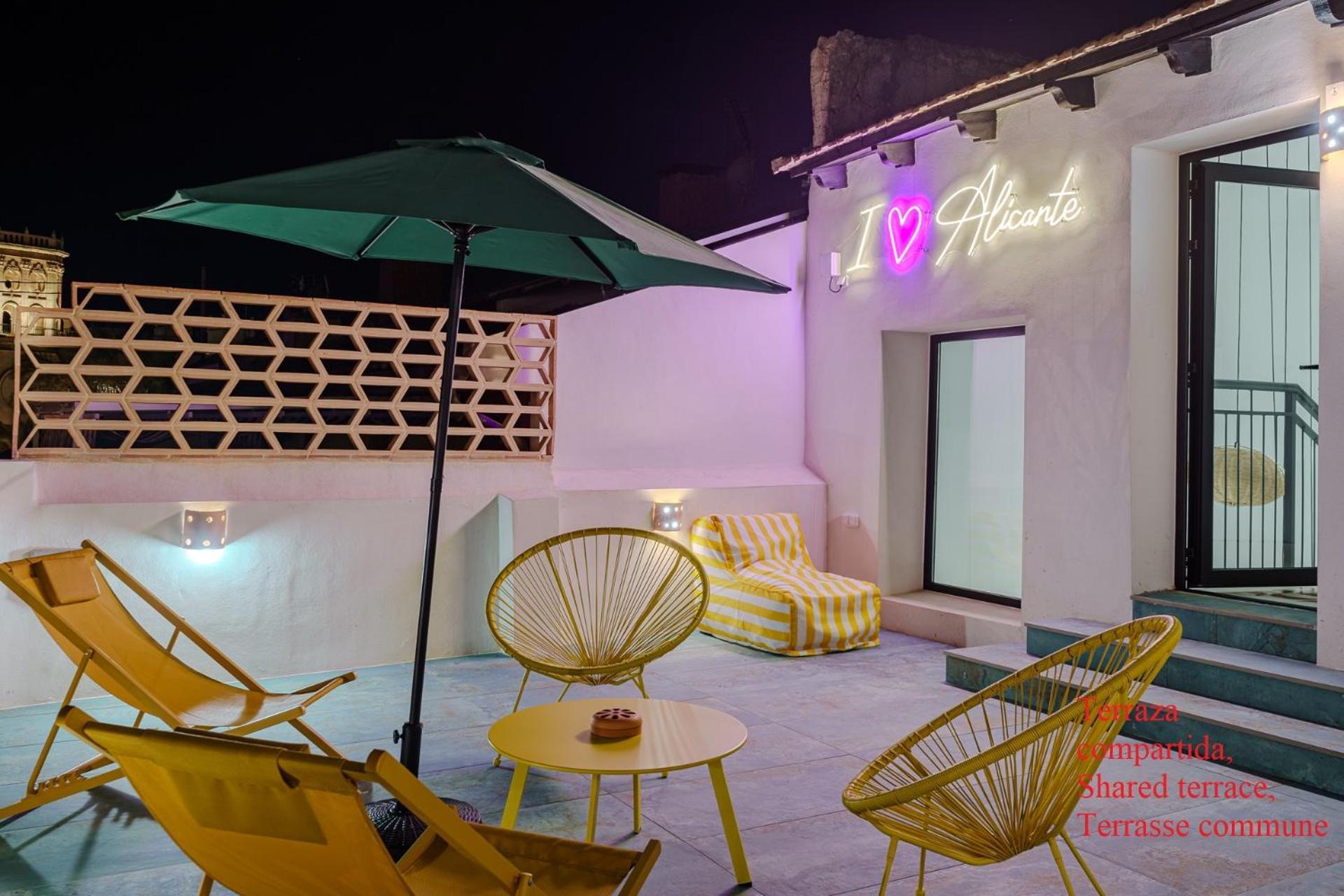 Apartment With Exceptional Charm In Historic Center Of Alicante Exterior foto
